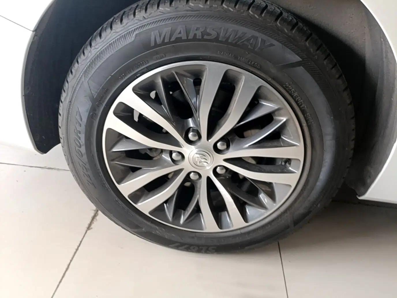 Buick GL8 2021 ES Land Cruiser 653T Luxury Edition — миниатюра 11