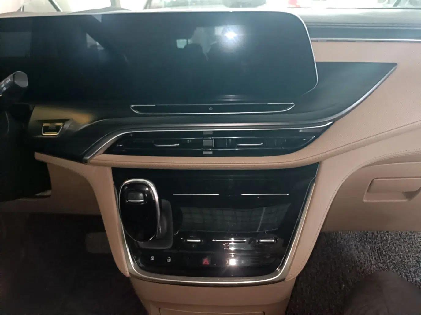 Buick GL8 2021 ES Land Cruiser 653T Luxury Edition — миниатюра 15