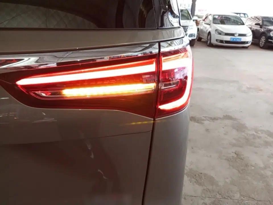 Buick GL8 2021 ES Landtrek 653T Comfort Edition — миниатюра 9