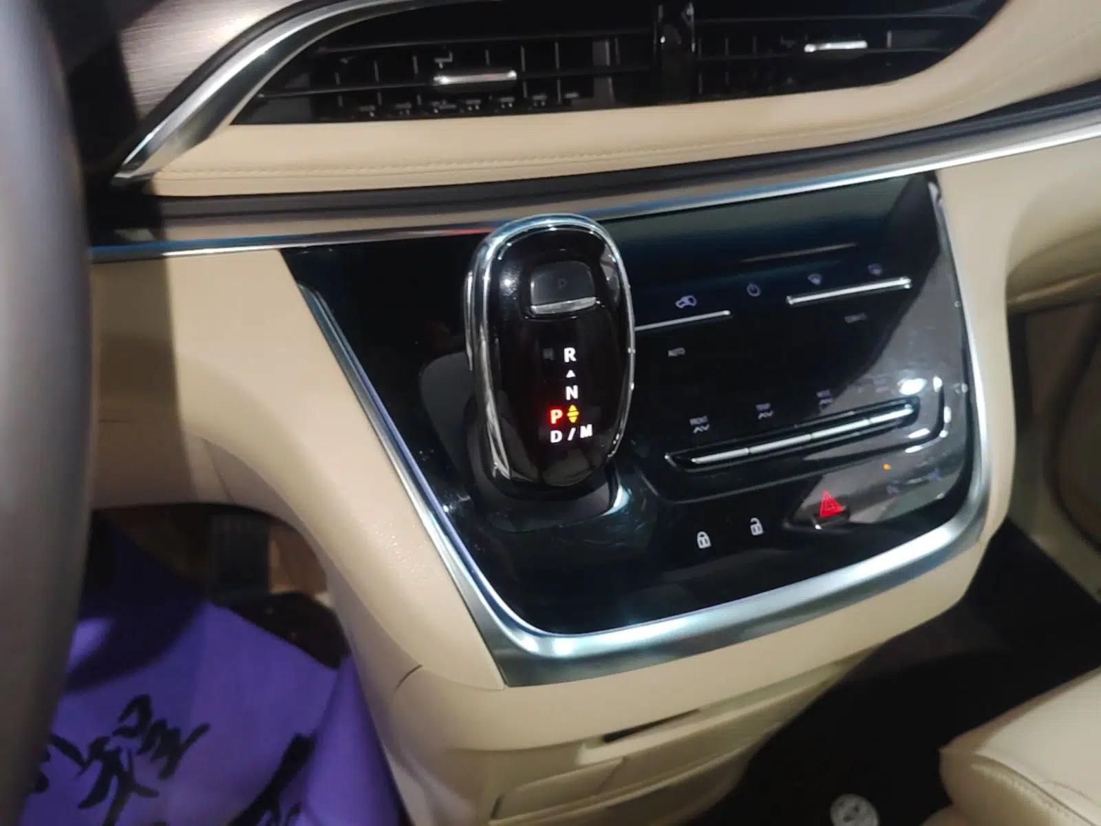 Buick GL8 2023 Land Business Class Smart Deluxe Model — миниатюра 16