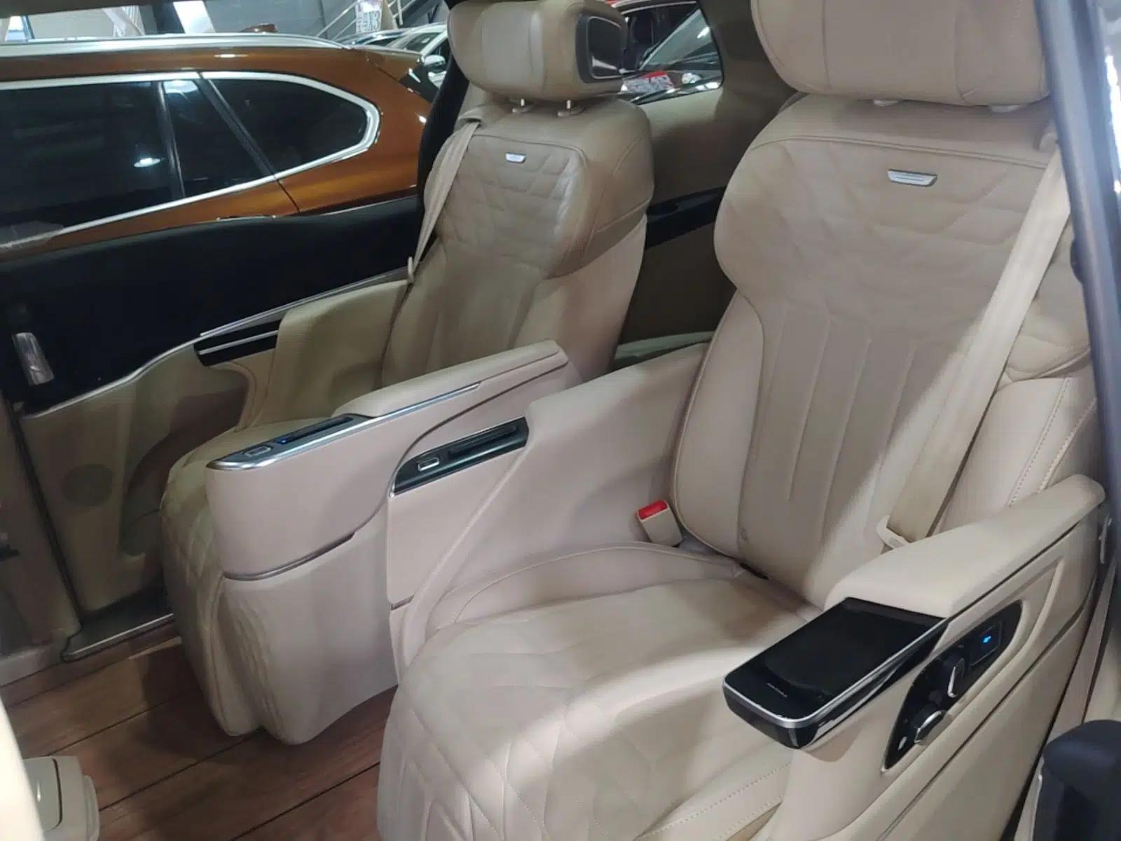 Buick GL8 2023 Land Business Class Smart Deluxe Model — миниатюра 20