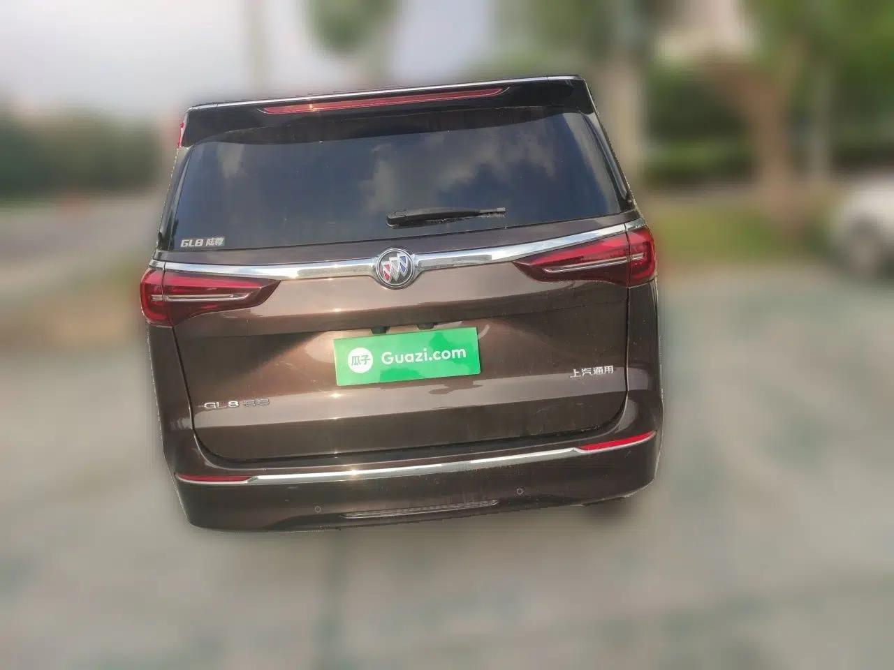 Buick GL8 2021 ES Land Cruiser 653T Luxury Edition — миниатюра 5