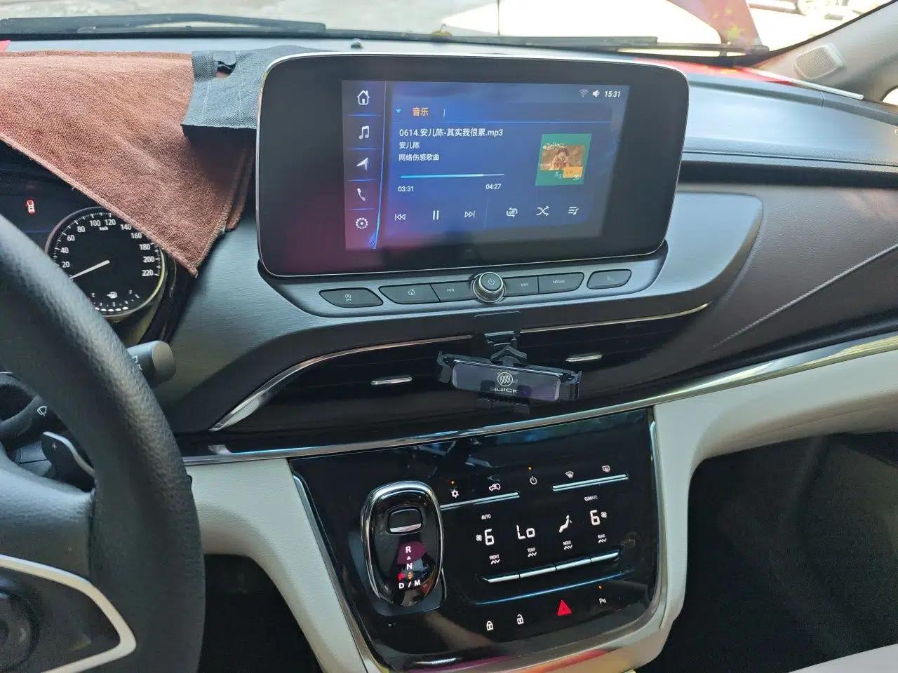 Buick GL8 2023 Land Executive Class Comfort Model — миниатюра 13