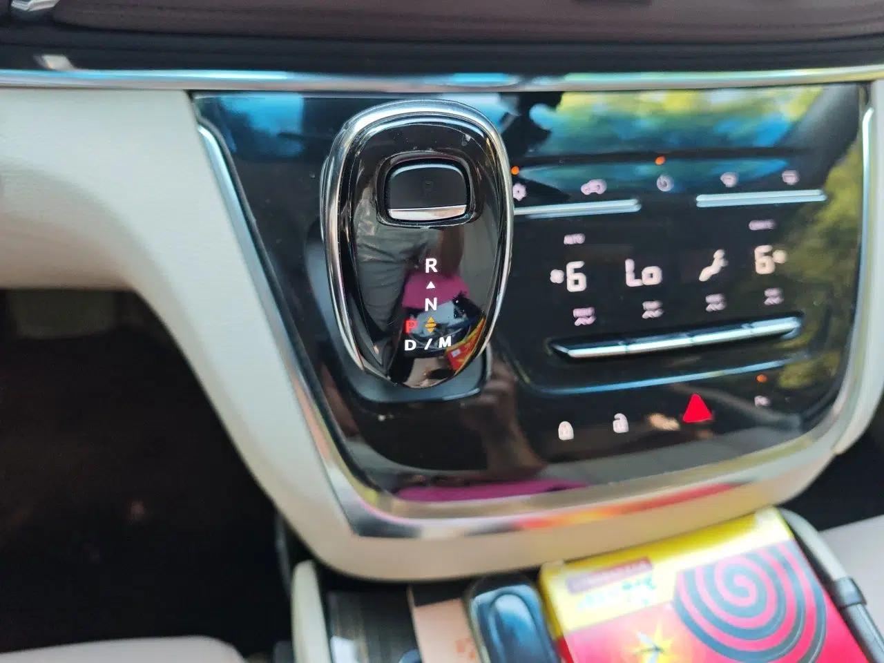Buick GL8 2023 Land Executive Class Comfort Model — миниатюра 14