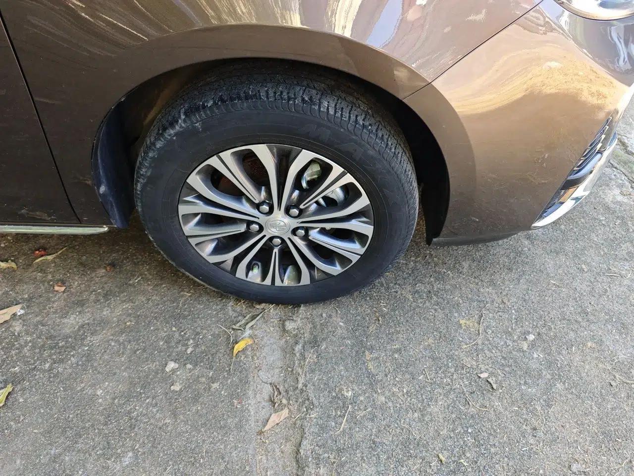 Buick GL8 2023 Land Executive Class Comfort Model — миниатюра 8