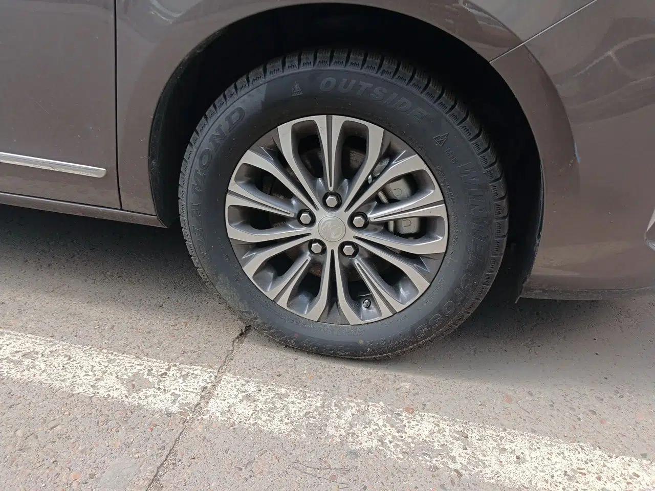 Buick GL8 2020 Land Business Class 652T Luxury Model — миниатюра 8