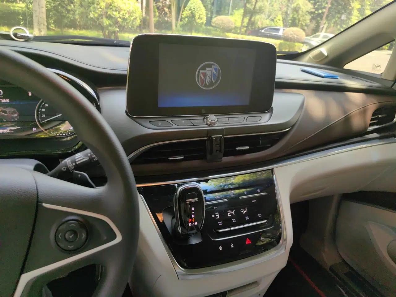 Buick GL8 2023 Land Executive Class Comfort Model — миниатюра 13
