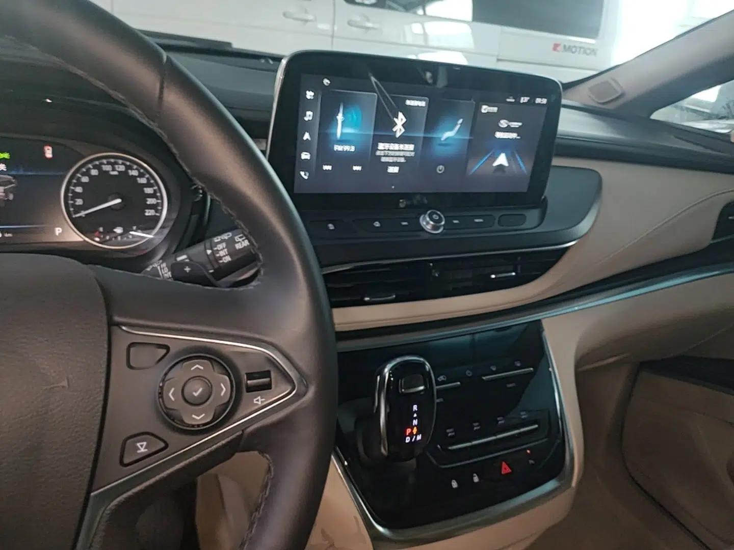 Buick GL8 2023 Facelifted Land Cruiser Executive Luxury Version — миниатюра 12