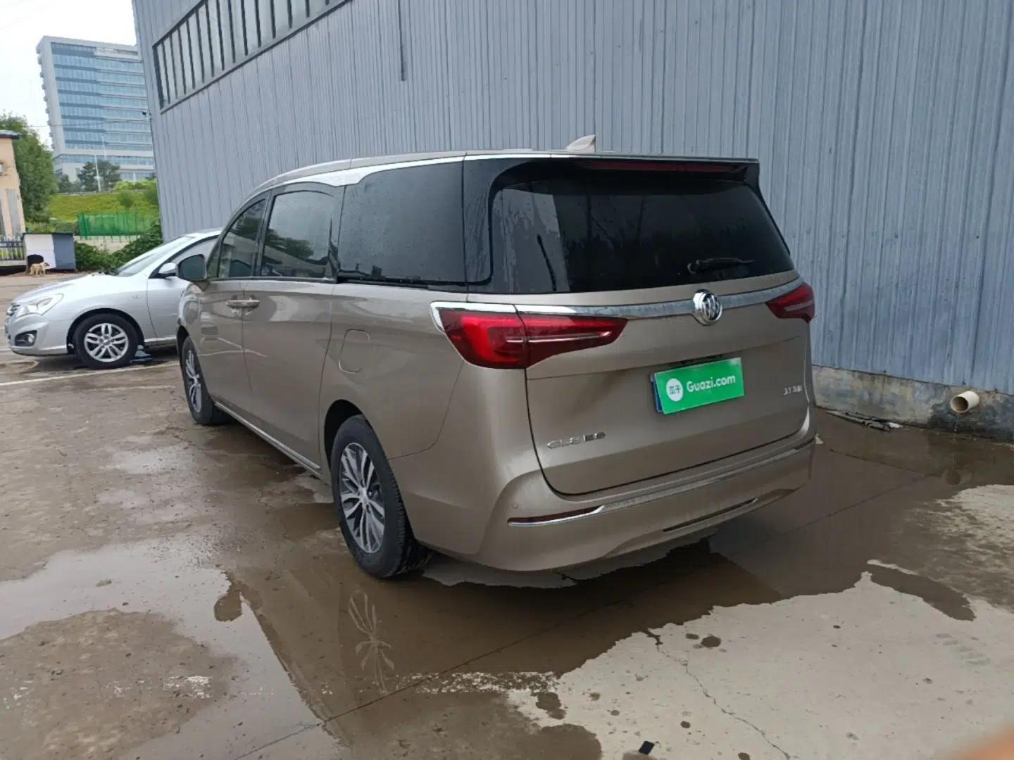 Buick GL8 2023 ES Lu Zun Deluxe Model — миниатюра 4