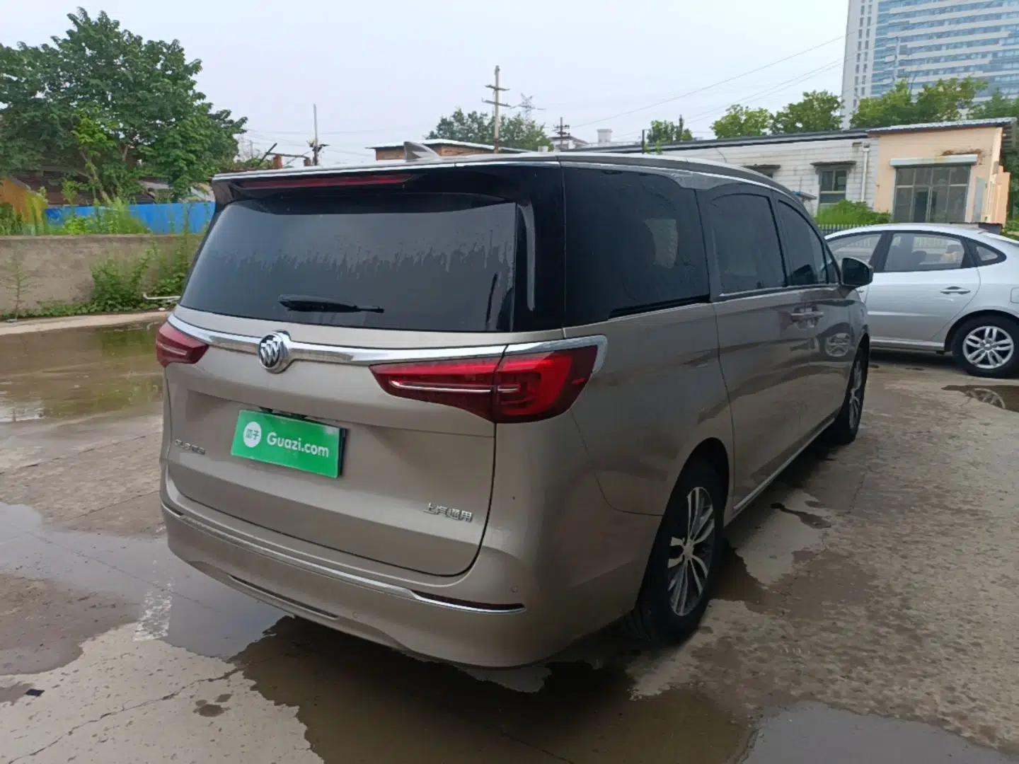 Buick GL8 2023 ES Lu Zun Deluxe Model — миниатюра 6