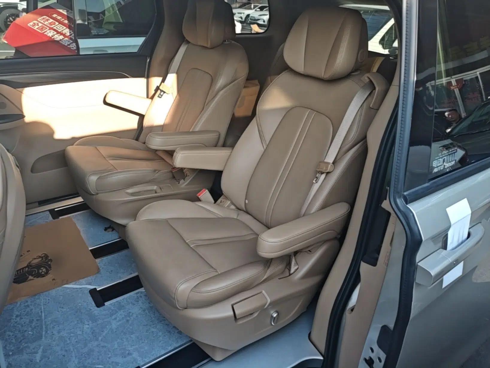 Buick GL8 2021 ES Land Cruiser 653T Luxury Edition — миниатюра 20