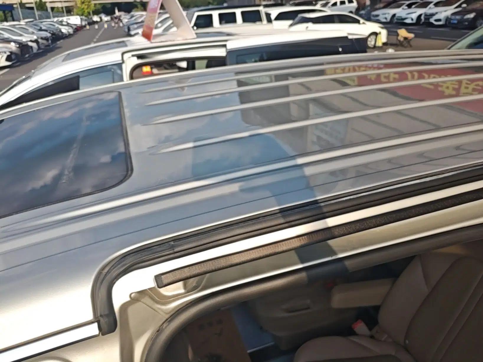Buick GL8 2021 ES Land Cruiser 653T Luxury Edition — миниатюра 7