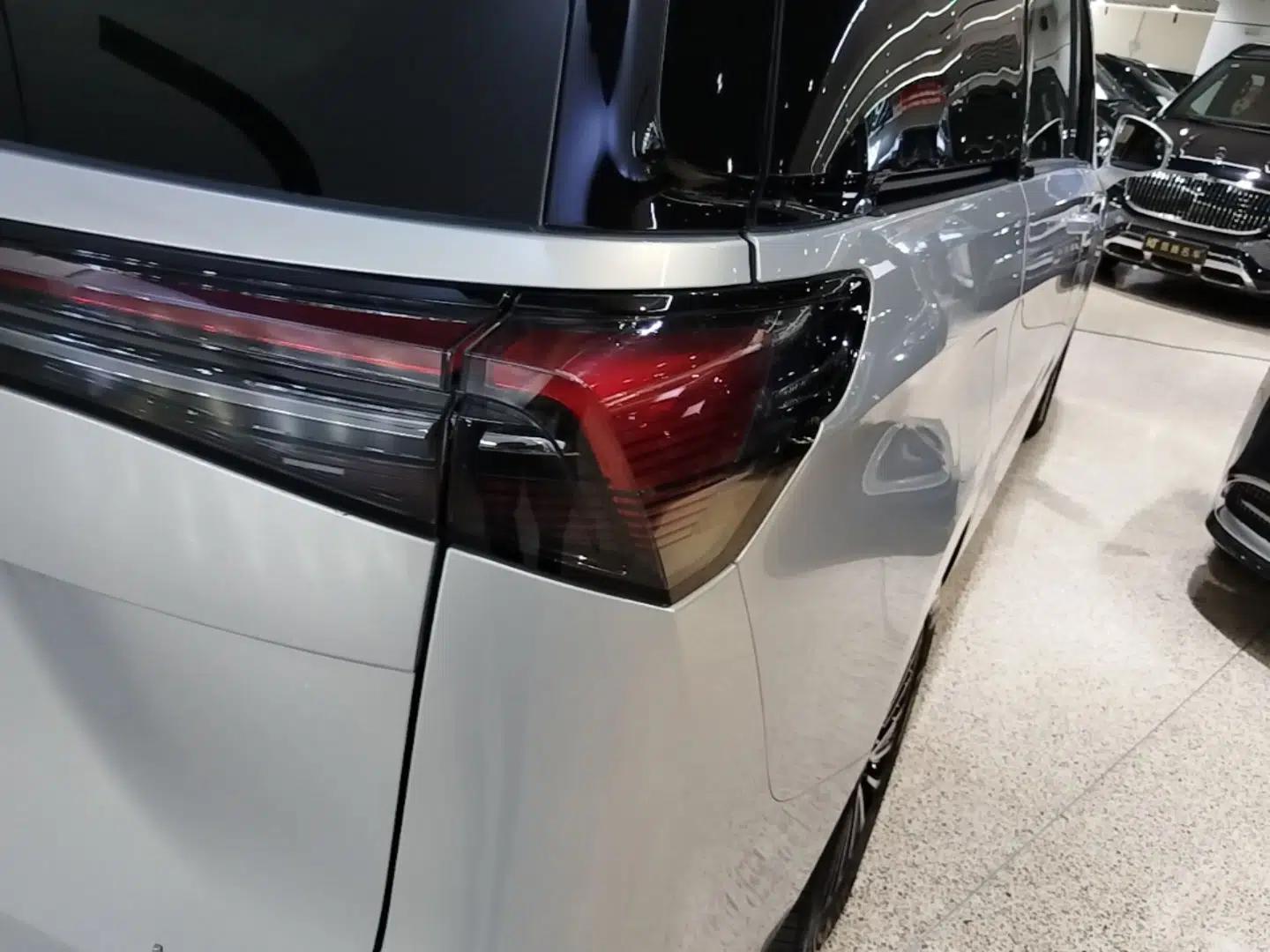 Buick GL8 New Energy 2025 Lu Shang Luxury Edition 7-Seater — миниатюра 9