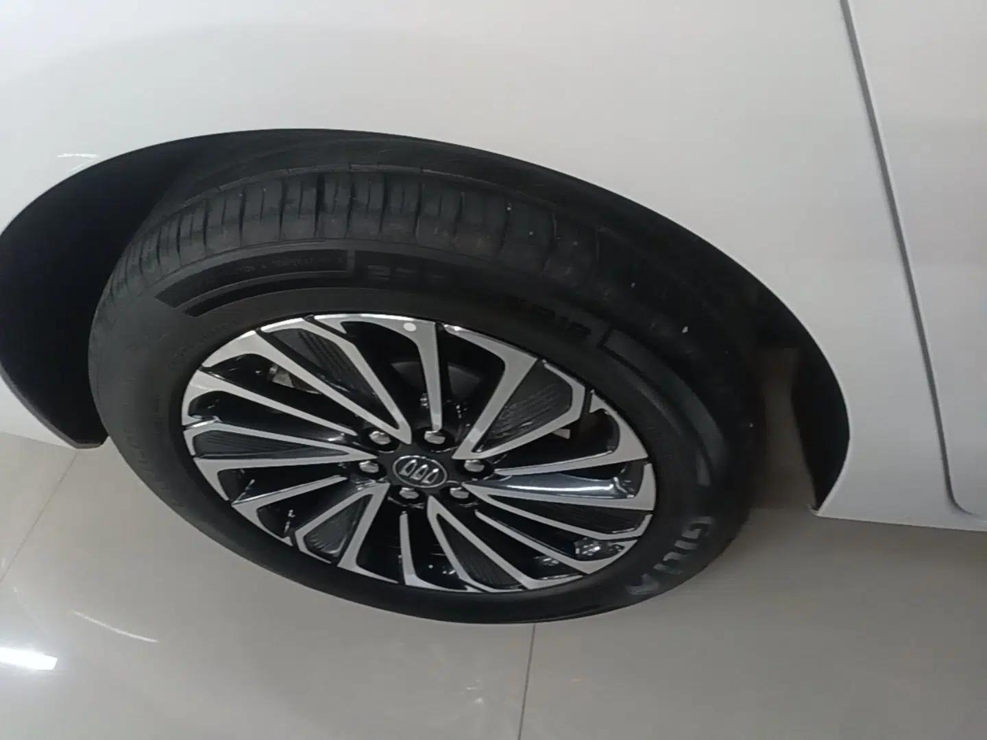 Buick GL8 New Energy 2025 Lu Shang Luxury Edition 7-Seater — миниатюра 11