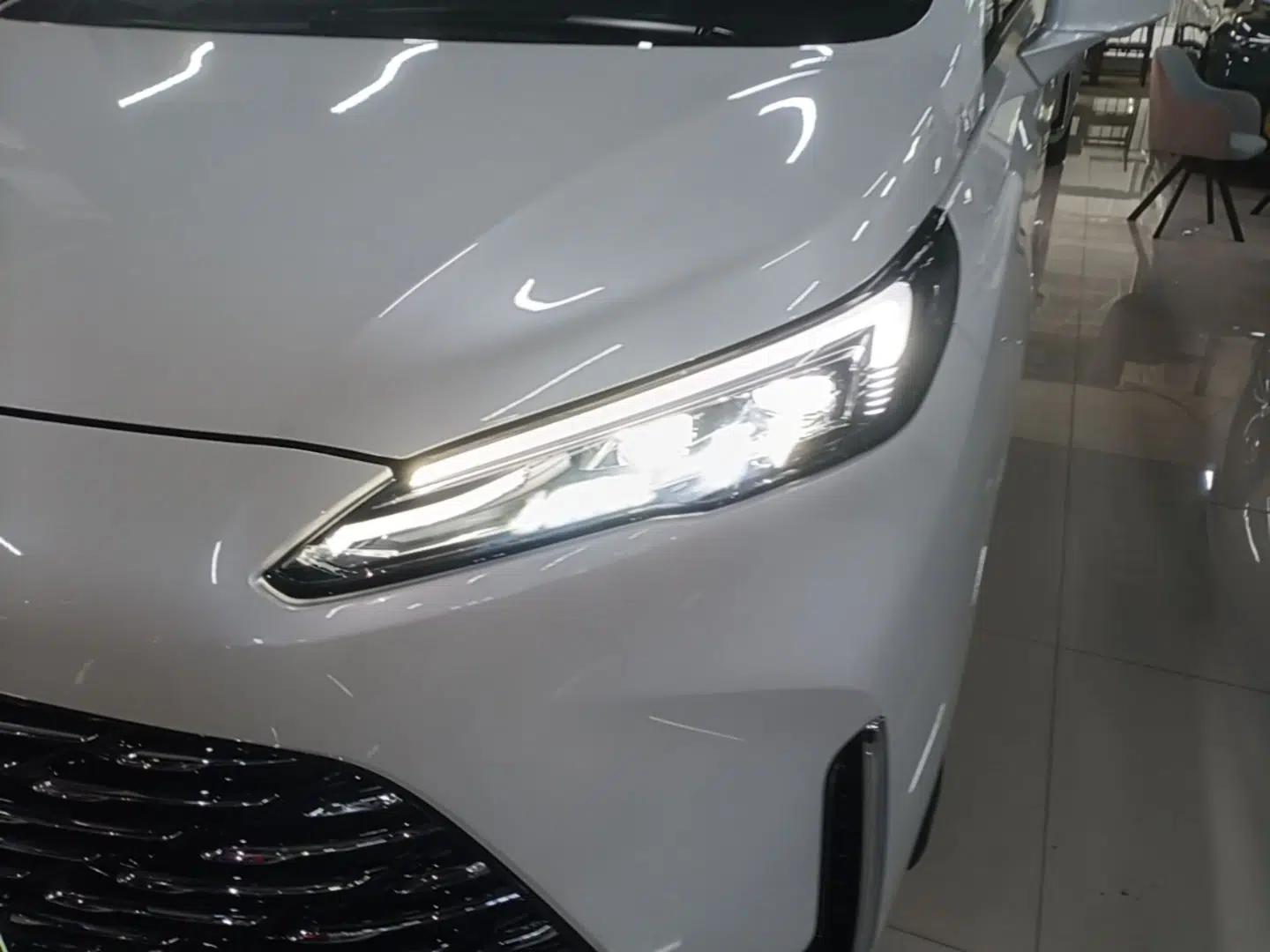 Buick GL8 New Energy 2025 Lu Shang Luxury Edition 7-Seater — миниатюра 8