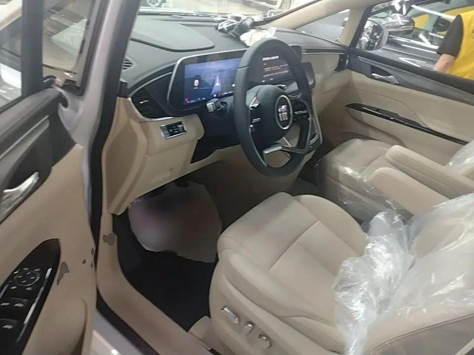Buick GL8 New Energy 2025 Lushang First-Drive Edition 7-Seater — миниатюра 18