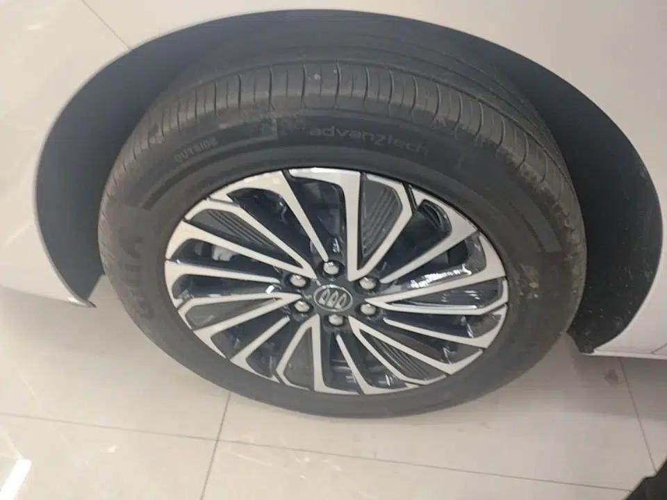 Buick GL8 New Energy 2025 Lushang First-Drive Edition 7-Seater — миниатюра 10