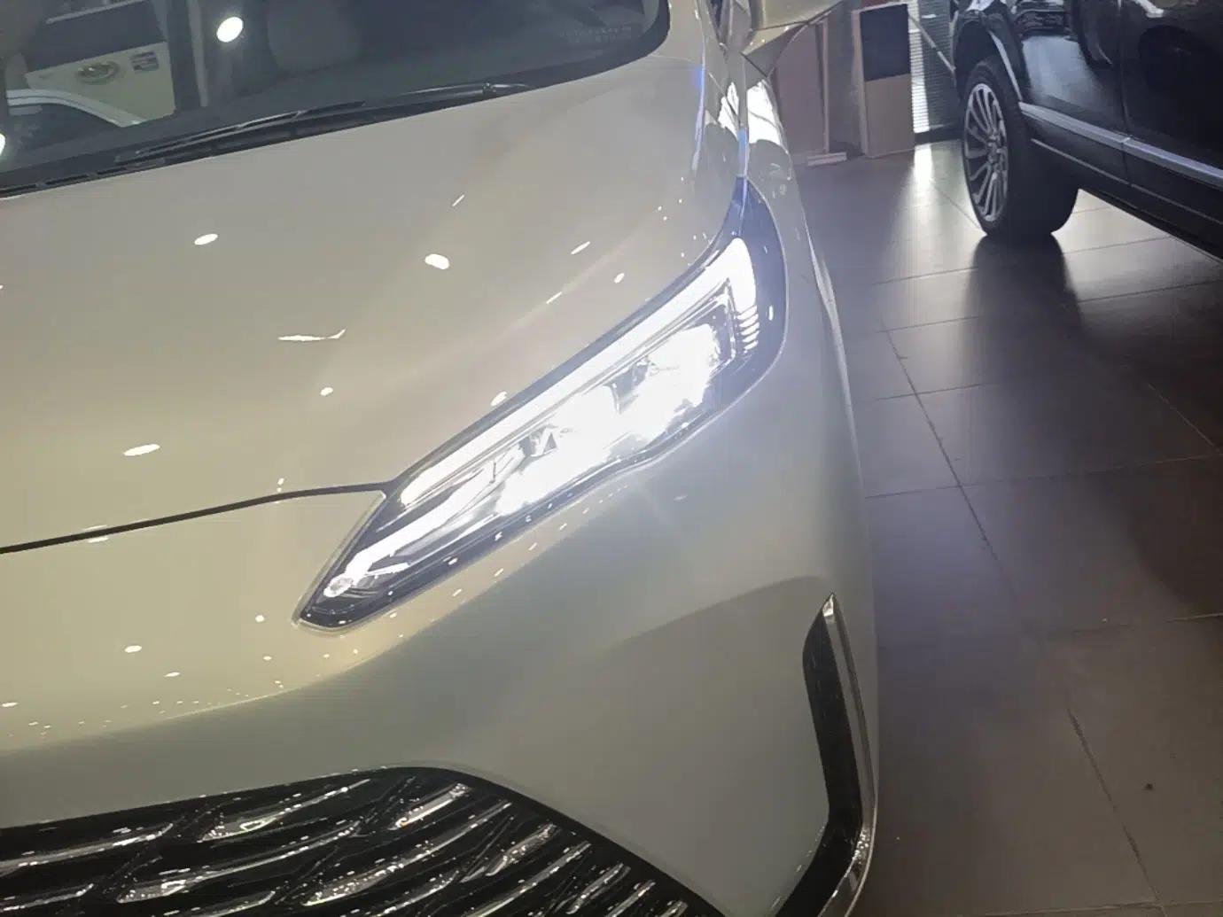 Buick GL8 New Energy 2025 Lu Shang Luxury Edition 7-Seater — миниатюра 6