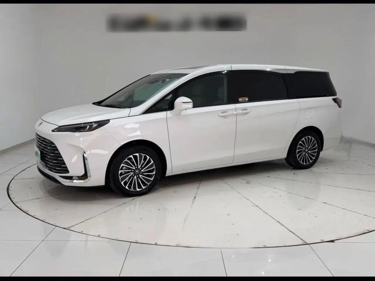 Buick GL8 New Energy 2025 Lu Shang Luxury Edition 7-Seater — миниатюра 1