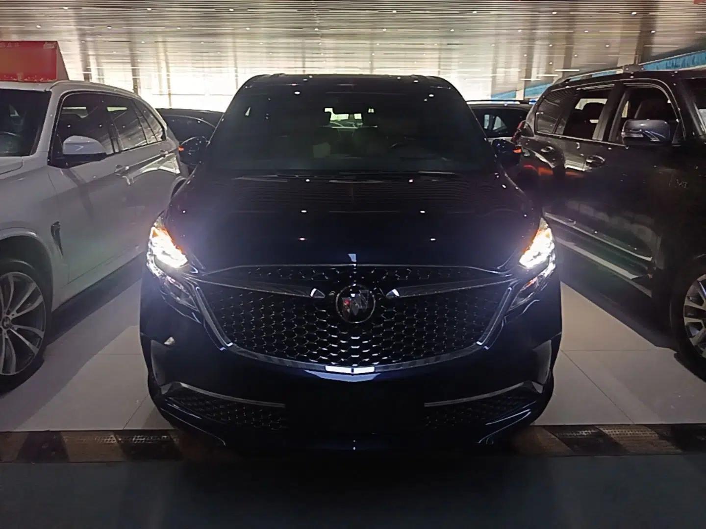 Buick GL8 2022 Avenir Avia Four-Seat Prestige Edition — миниатюра 2