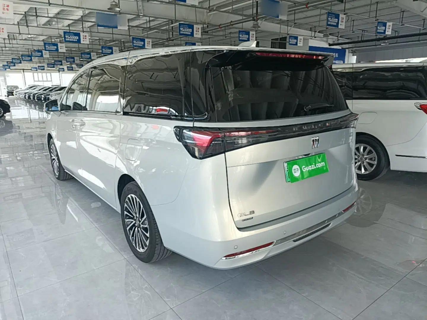 Buick GL8 New Energy 2025 Lu Shang Smart Enjoyment Edition 7-Seater — миниатюра 4