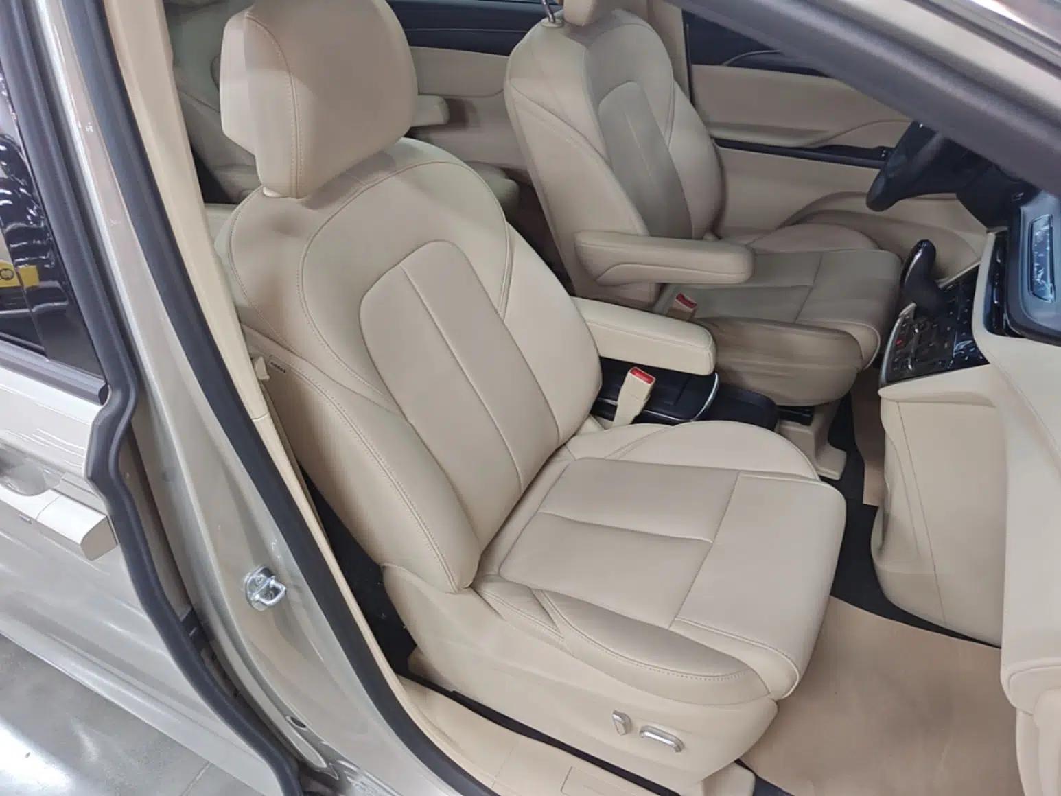 Buick GL8 2023 ES Lu Zun Deluxe Model — миниатюра 19