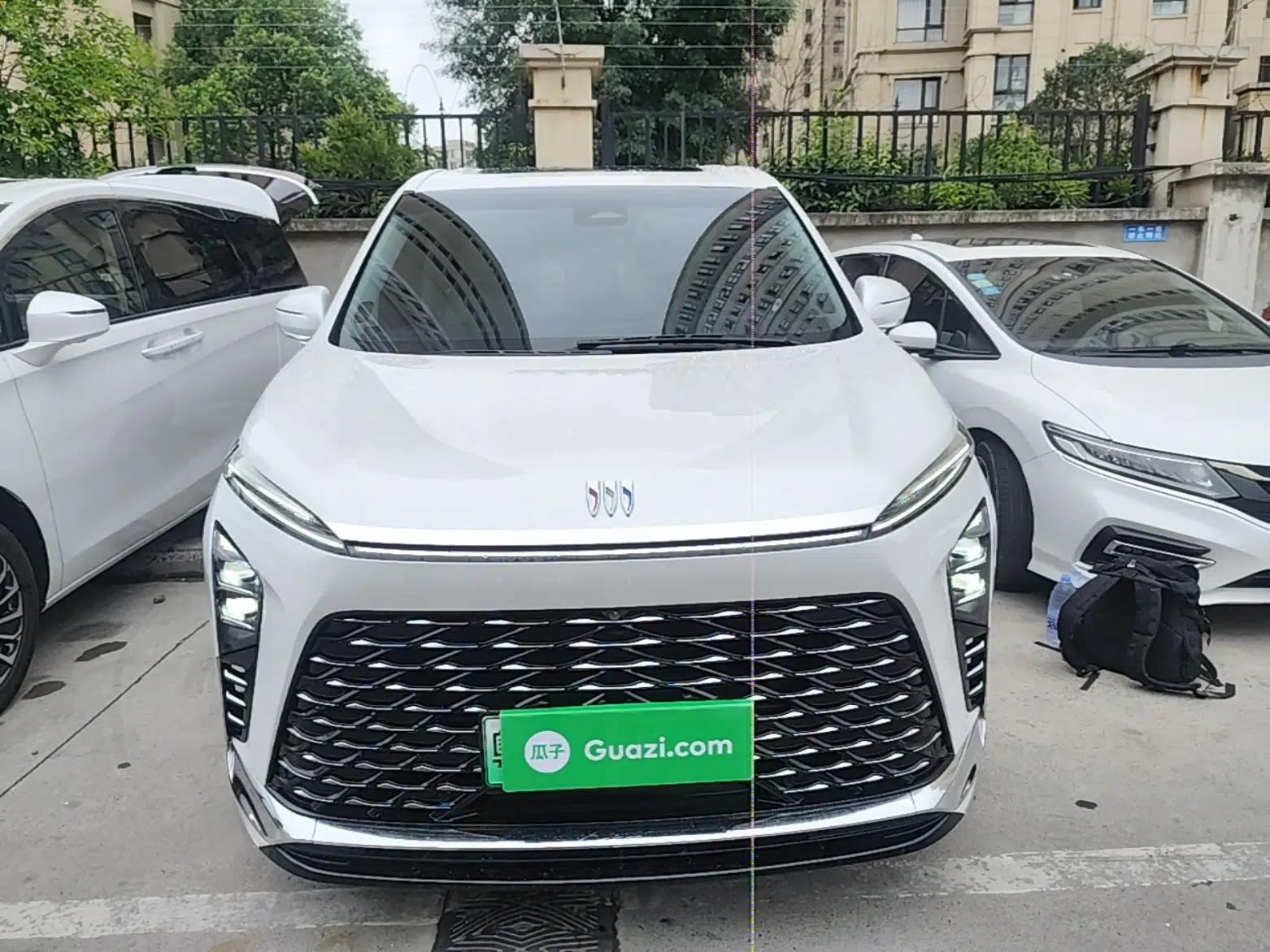 Buick GL8 New Energy 2024 Lu Zun Deluxe Edition 7-Seater — миниатюра 2