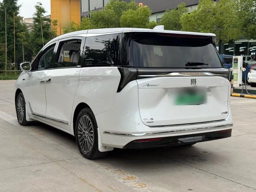 Buick GL8 New Energy 2024 Lu Zun Deluxe Edition 7-Seater — миниатюра 15