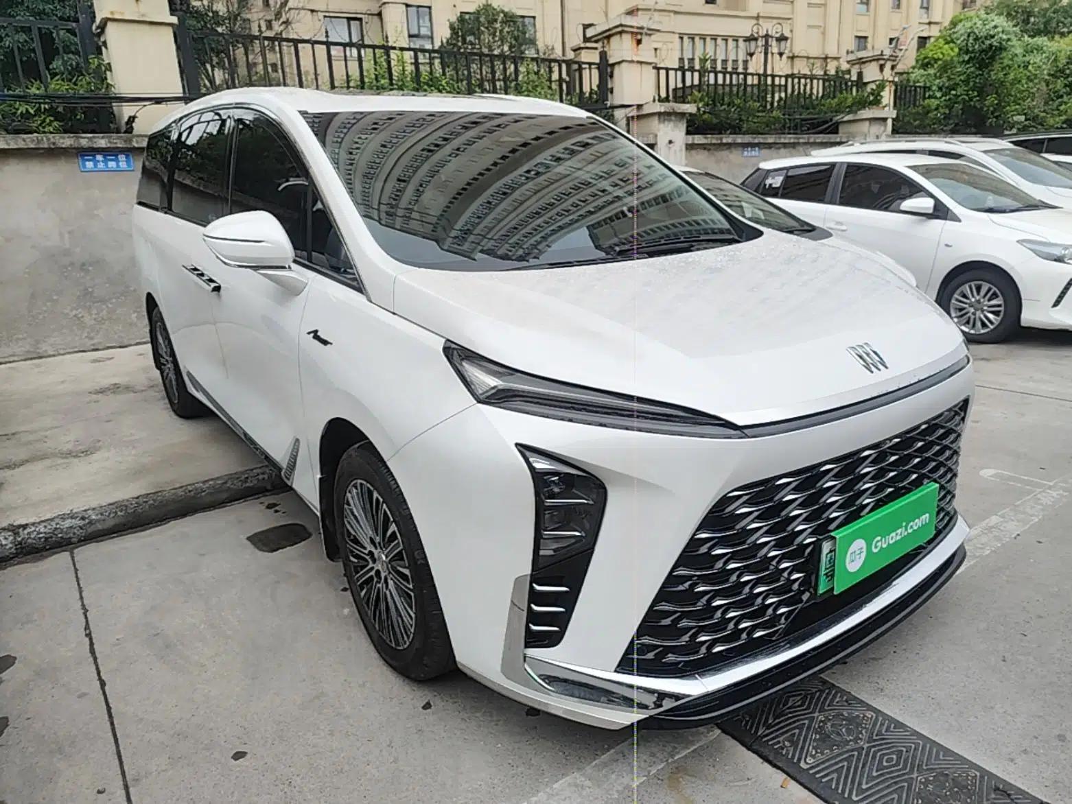 Buick GL8 New Energy 2024 Lu Zun Deluxe Edition 7-Seater — миниатюра 3