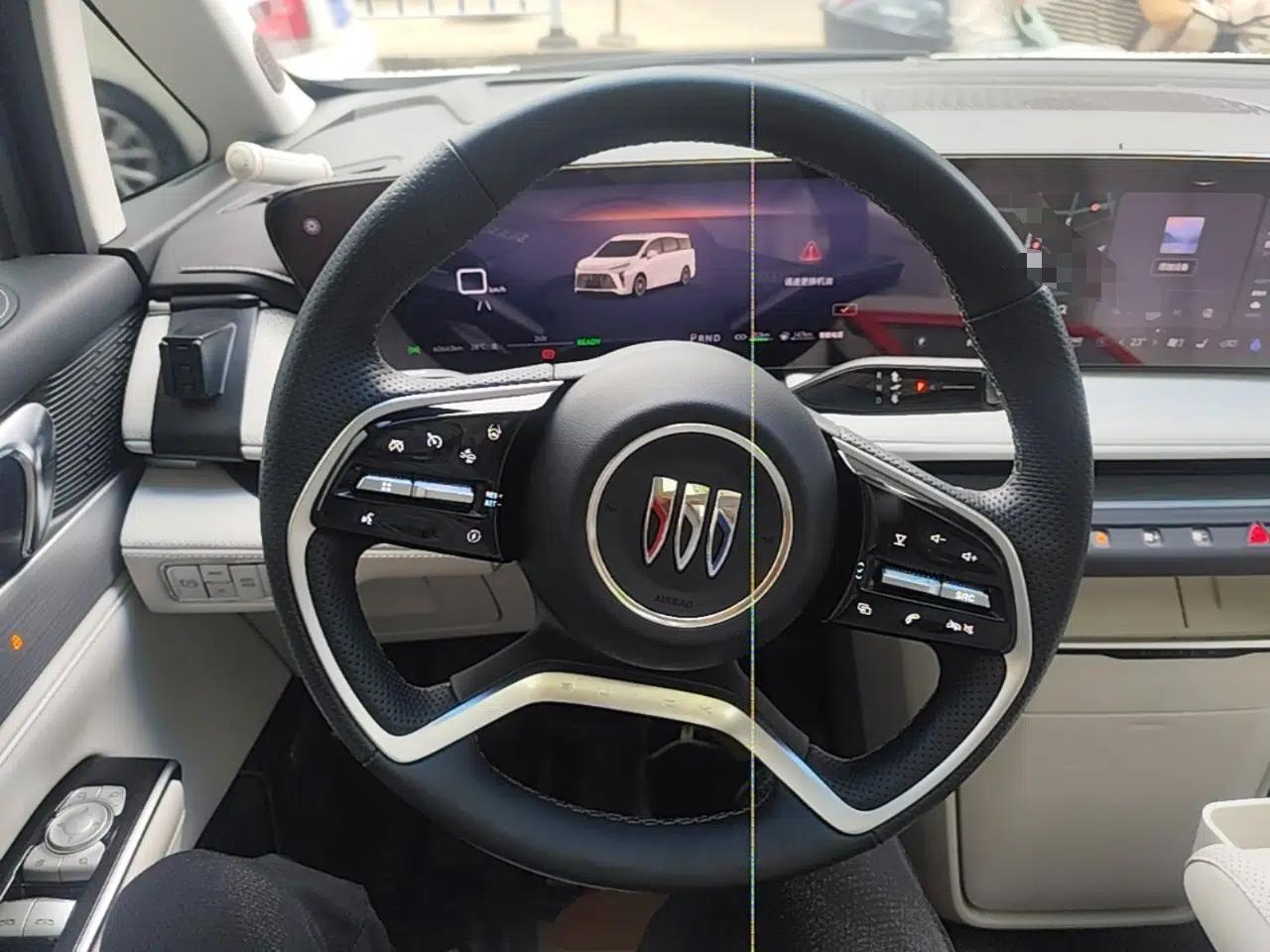Buick GL8 New Energy 2024 Lu Zun Deluxe Edition 7-Seater — миниатюра 21