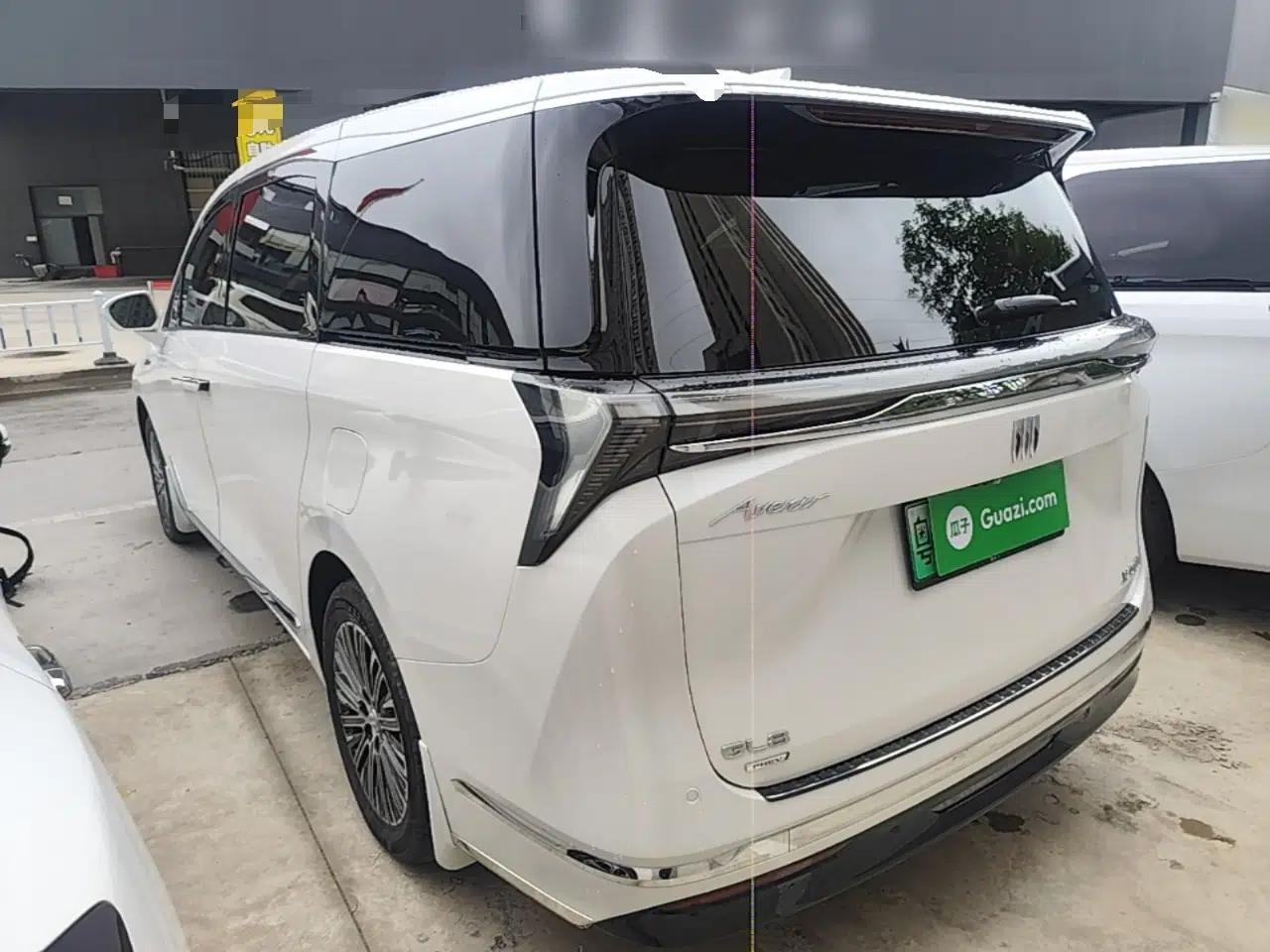 Buick GL8 New Energy 2024 Lu Zun Deluxe Edition 7-Seater — миниатюра 4