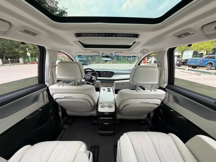 Buick GL8 New Energy 2024 Lu Zun Deluxe Edition 7-Seater — миниатюра 37