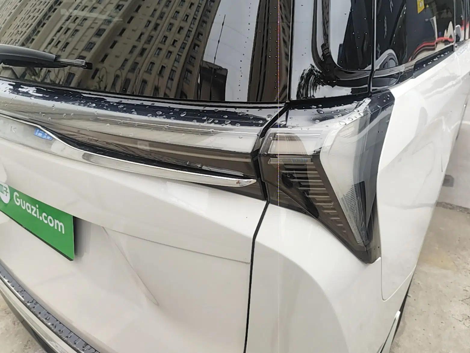 Buick GL8 New Energy 2024 Lu Zun Deluxe Edition 7-Seater — миниатюра 9