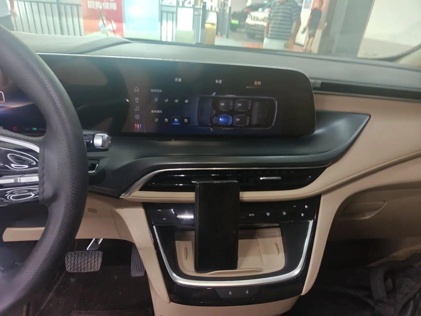 Buick GL8 New Energy 2025 Lu Shang Luxury Edition 7-Seater — миниатюра 15