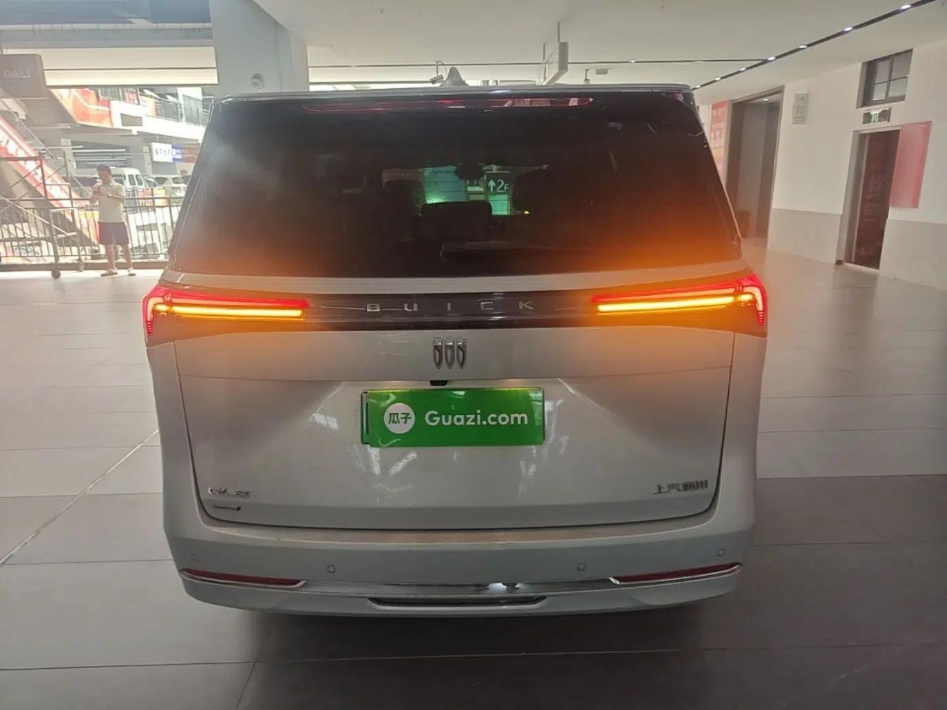 Buick GL8 New Energy 2025 Lu Shang Luxury Edition 7-Seater — миниатюра 5