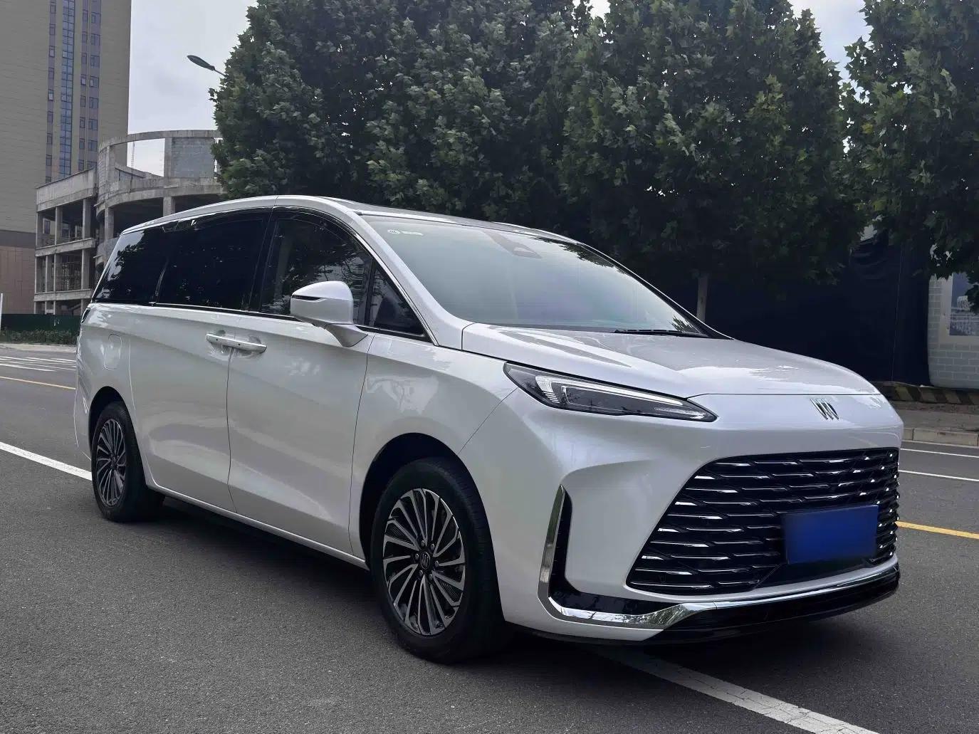 Buick GL8 New Energy 2025 Lu Shang Luxury Edition 7-Seater — миниатюра 17