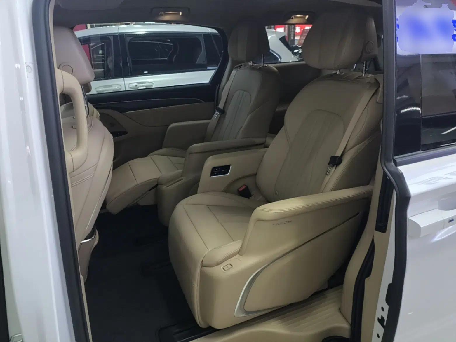 Buick GL8 New Energy 2025 Lu Shang Luxury Edition 7-Seater — миниатюра 28