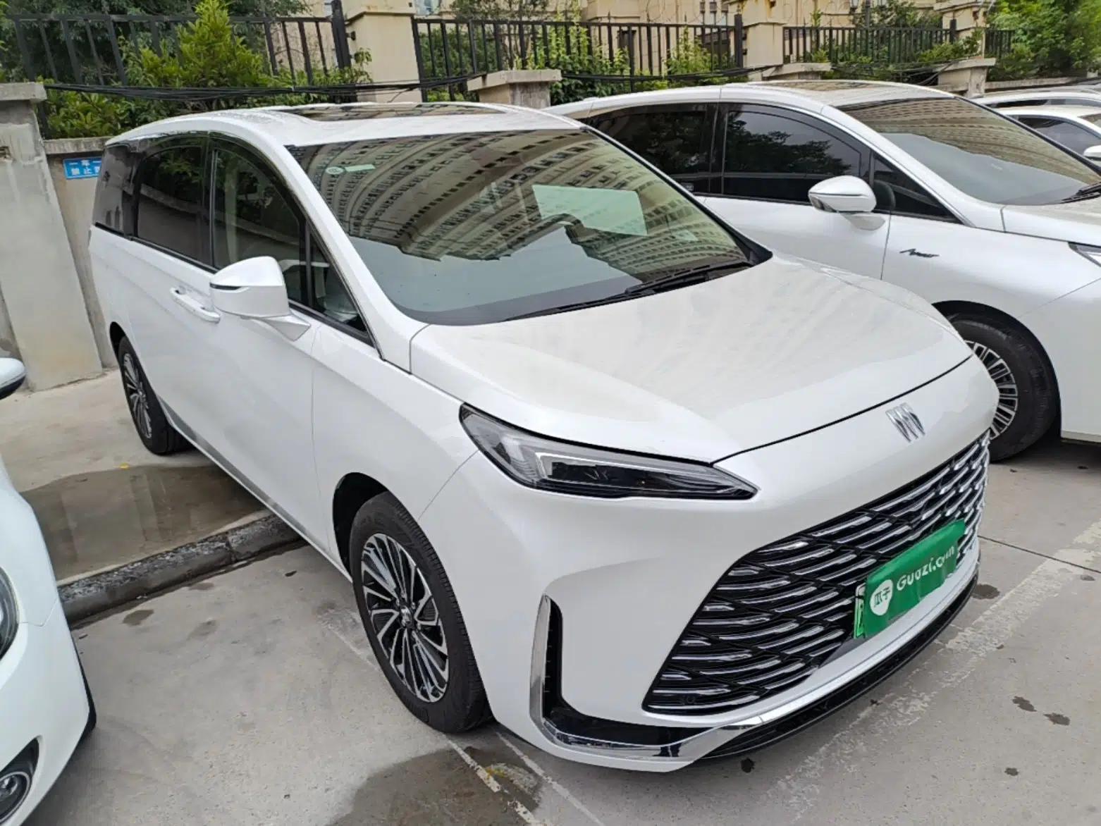 Buick GL8 New Energy 2025 Lu Shang Luxury Edition 7-Seater — миниатюра 3