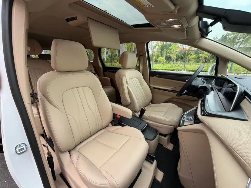 Buick GL8 New Energy 2025 Lu Shang Luxury Edition 7-Seater — миниатюра 36