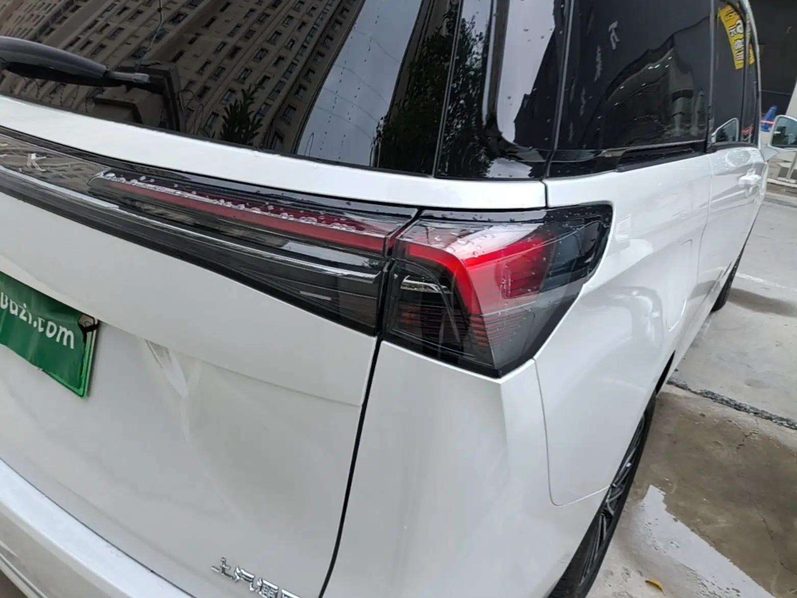 Buick GL8 New Energy 2025 Lu Shang Luxury Edition 7-Seater — миниатюра 9