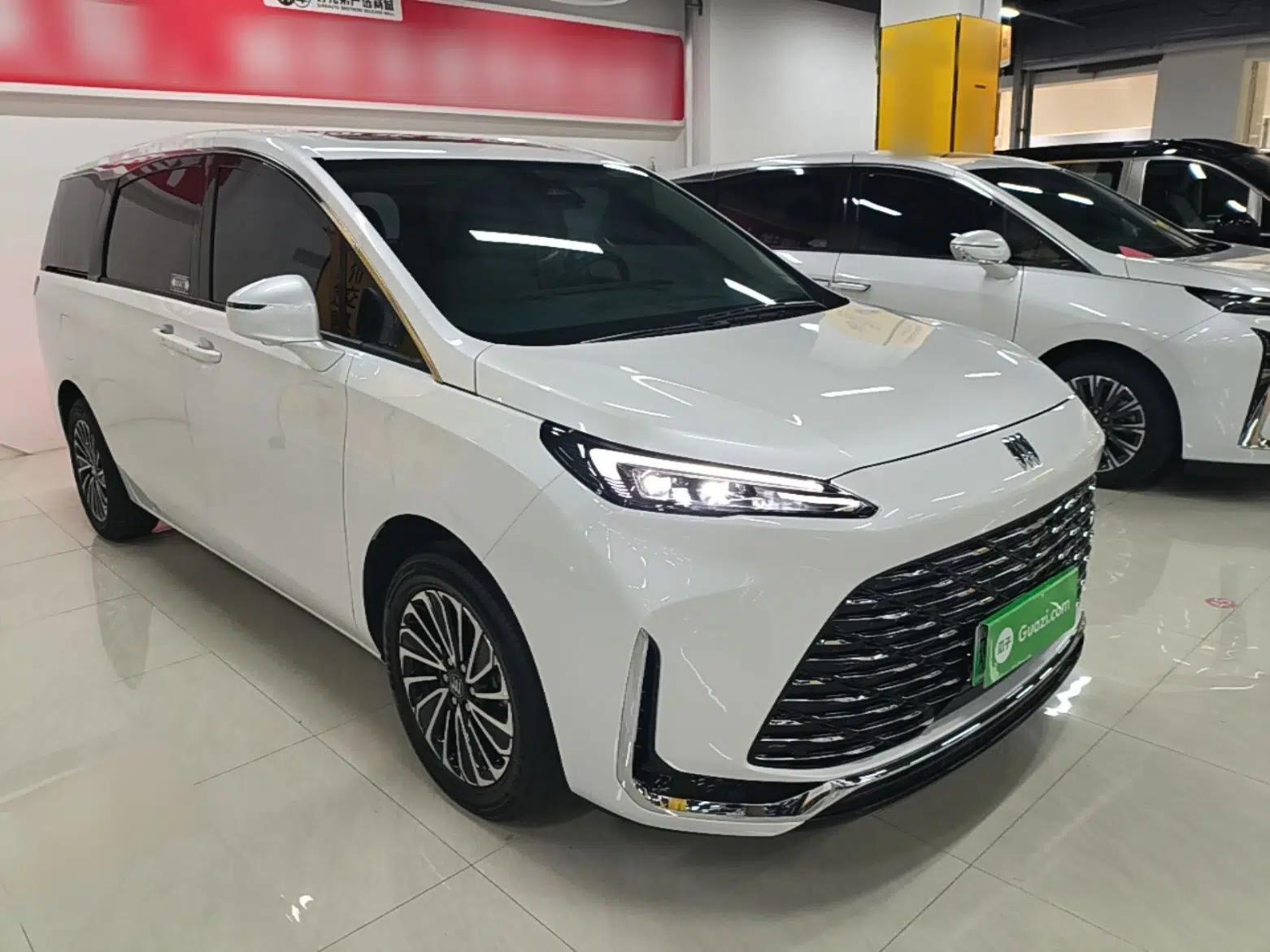Buick GL8 New Energy 2025 Lu Shang Smart Enjoyment Edition 7-Seater — миниатюра 3