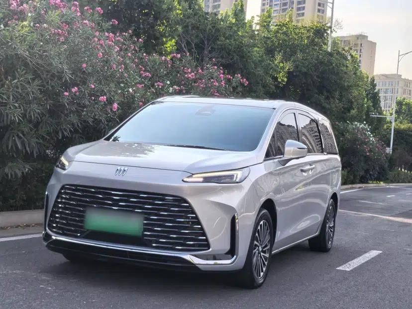 Buick GL8 New Energy 2025 Lu Shang Luxury Edition 7-Seater — миниатюра 1