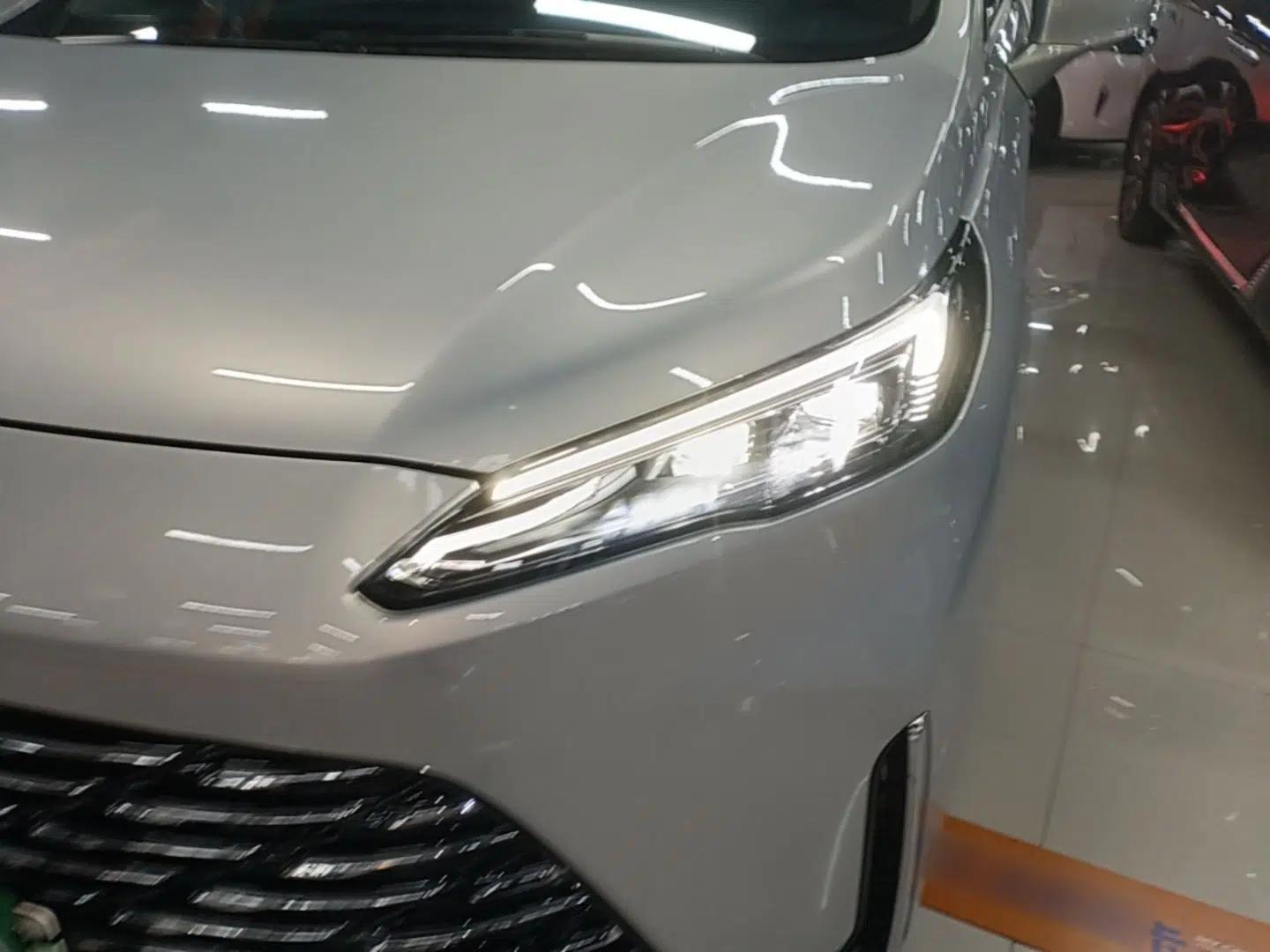 Buick GL8 New Energy 2025 Lu Shang Luxury Edition 7-Seater — миниатюра 8