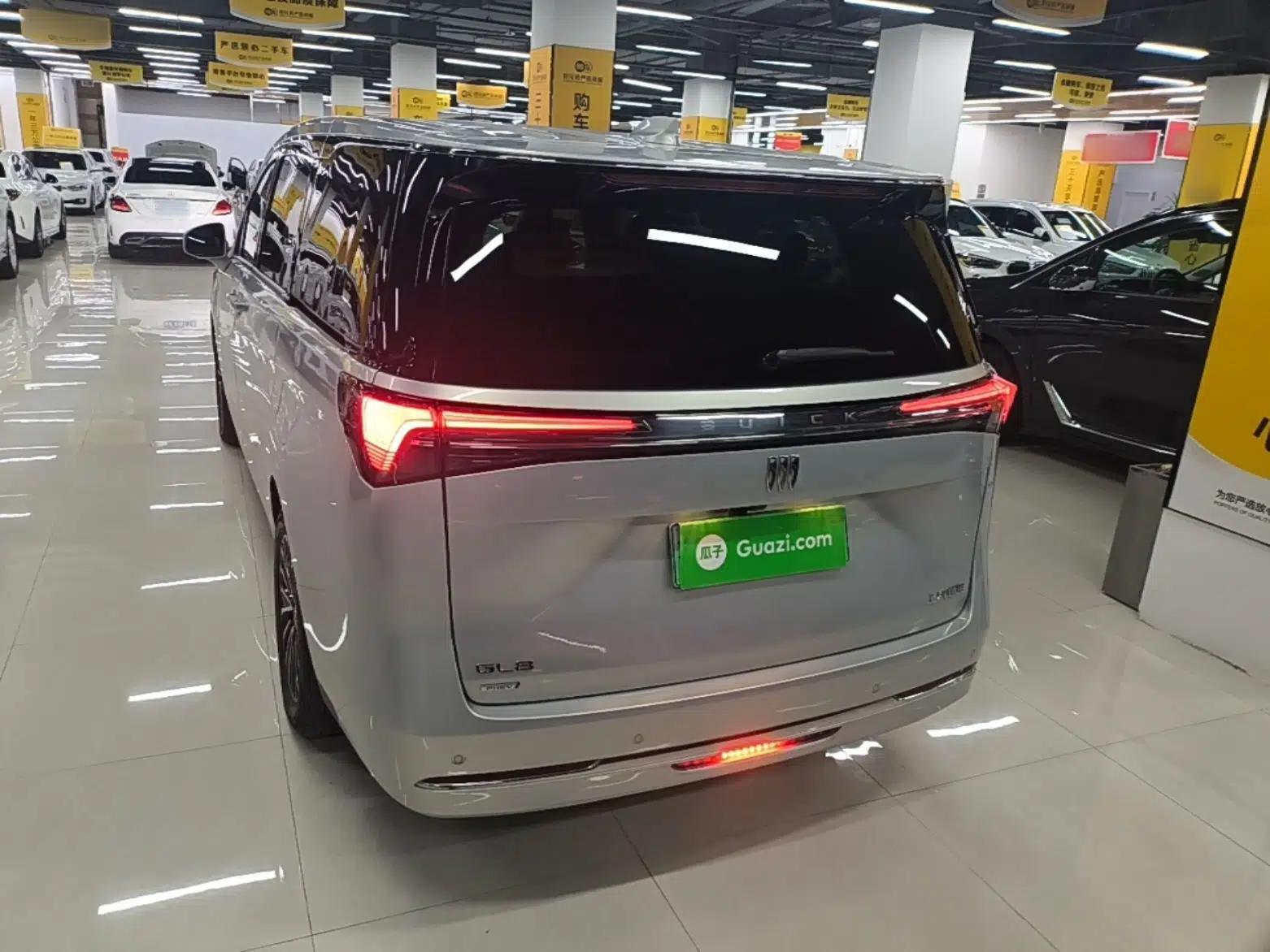 Buick GL8 New Energy 2025 Lu Shang Luxury Edition 7-Seater — миниатюра 5