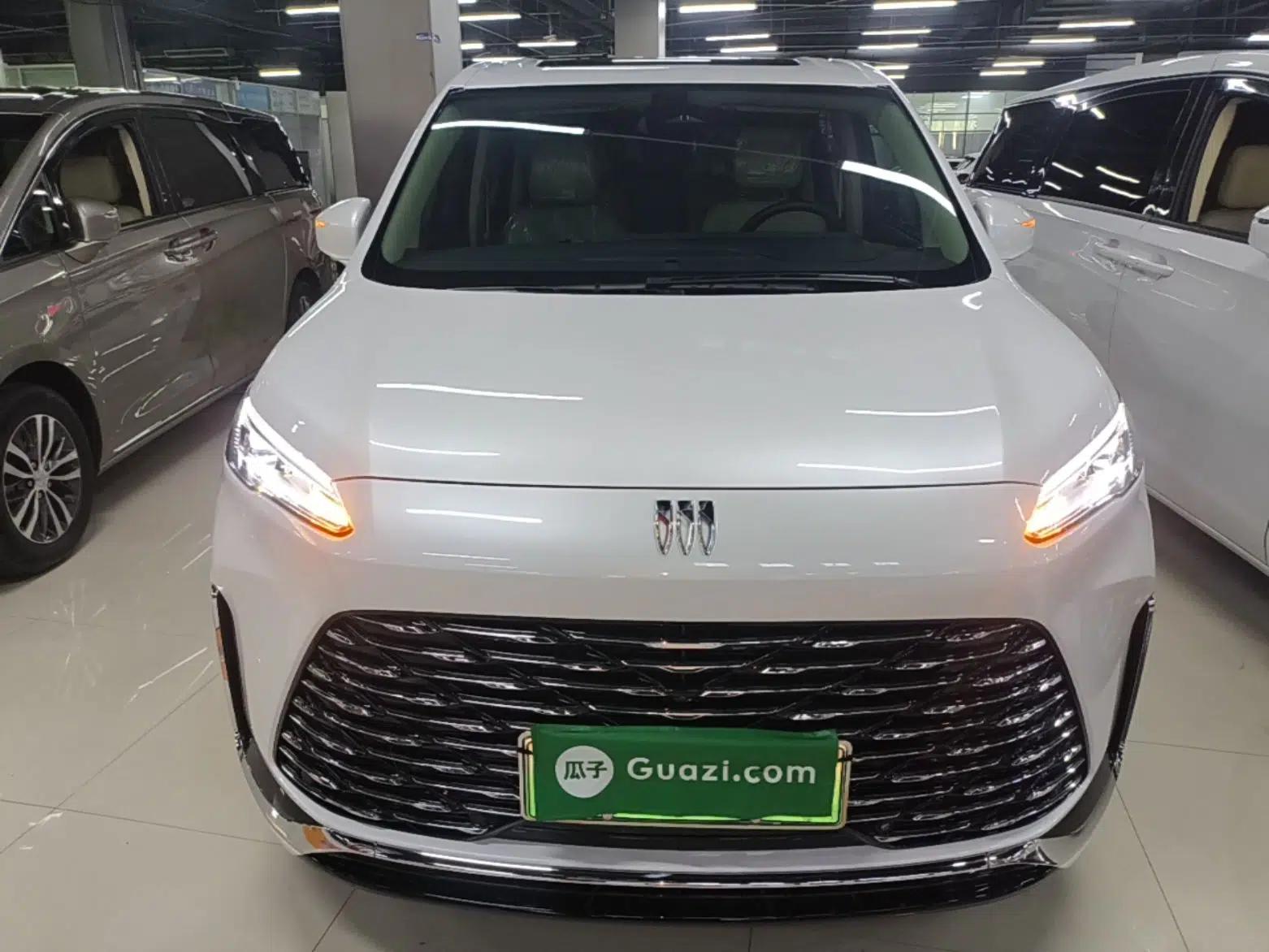 Buick GL8 New Energy 2025 Lu Shang Smart Enjoyment Edition 7-Seater — миниатюра 2