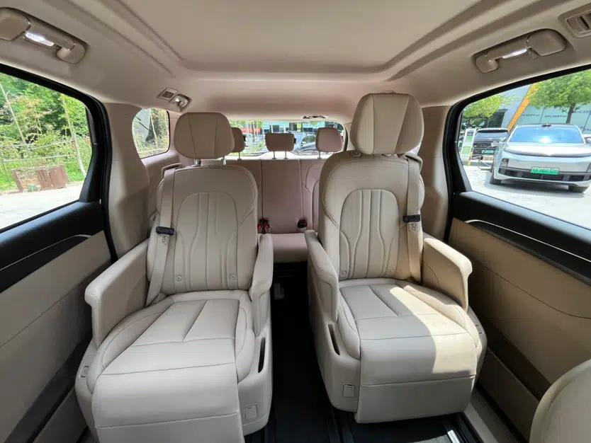 Buick GL8 New Energy 2025 Lu Shang Luxury Edition 7-Seater — миниатюра 41