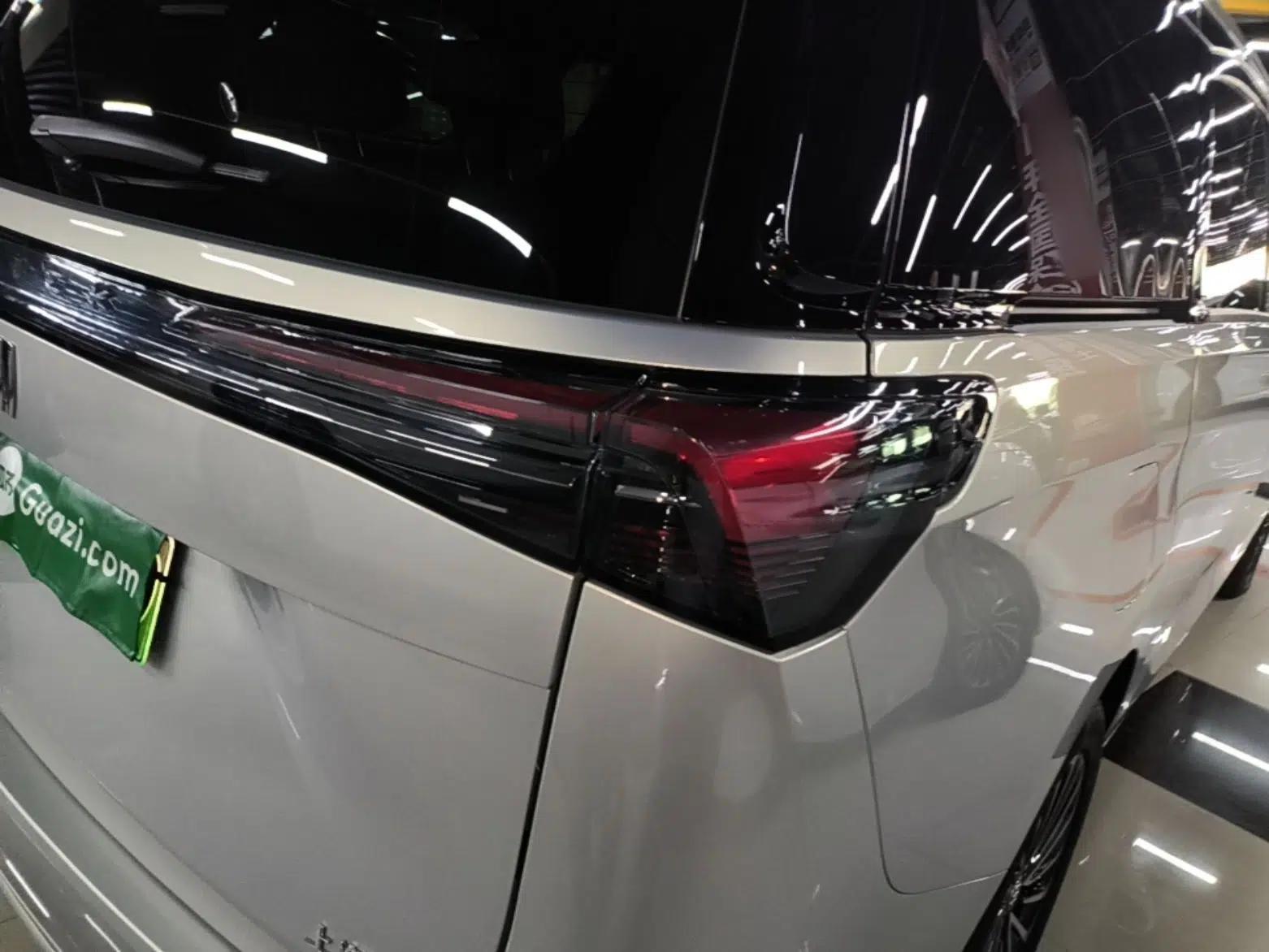 Buick GL8 New Energy 2025 Lu Shang Luxury Edition 7-Seater — миниатюра 9