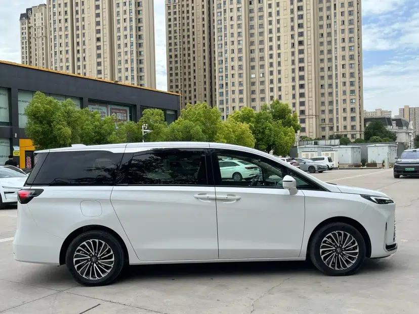 Buick GL8 New Energy 2025 Lu Shang Luxury Edition 7-Seater — миниатюра 19