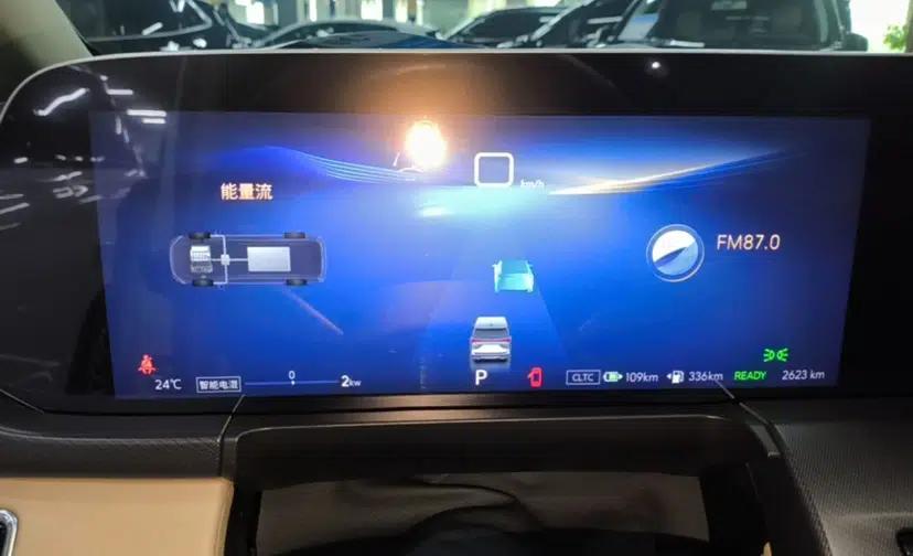 Buick GL8 New Energy 2025 Lu Shang Luxury Edition 7-Seater — миниатюра 26