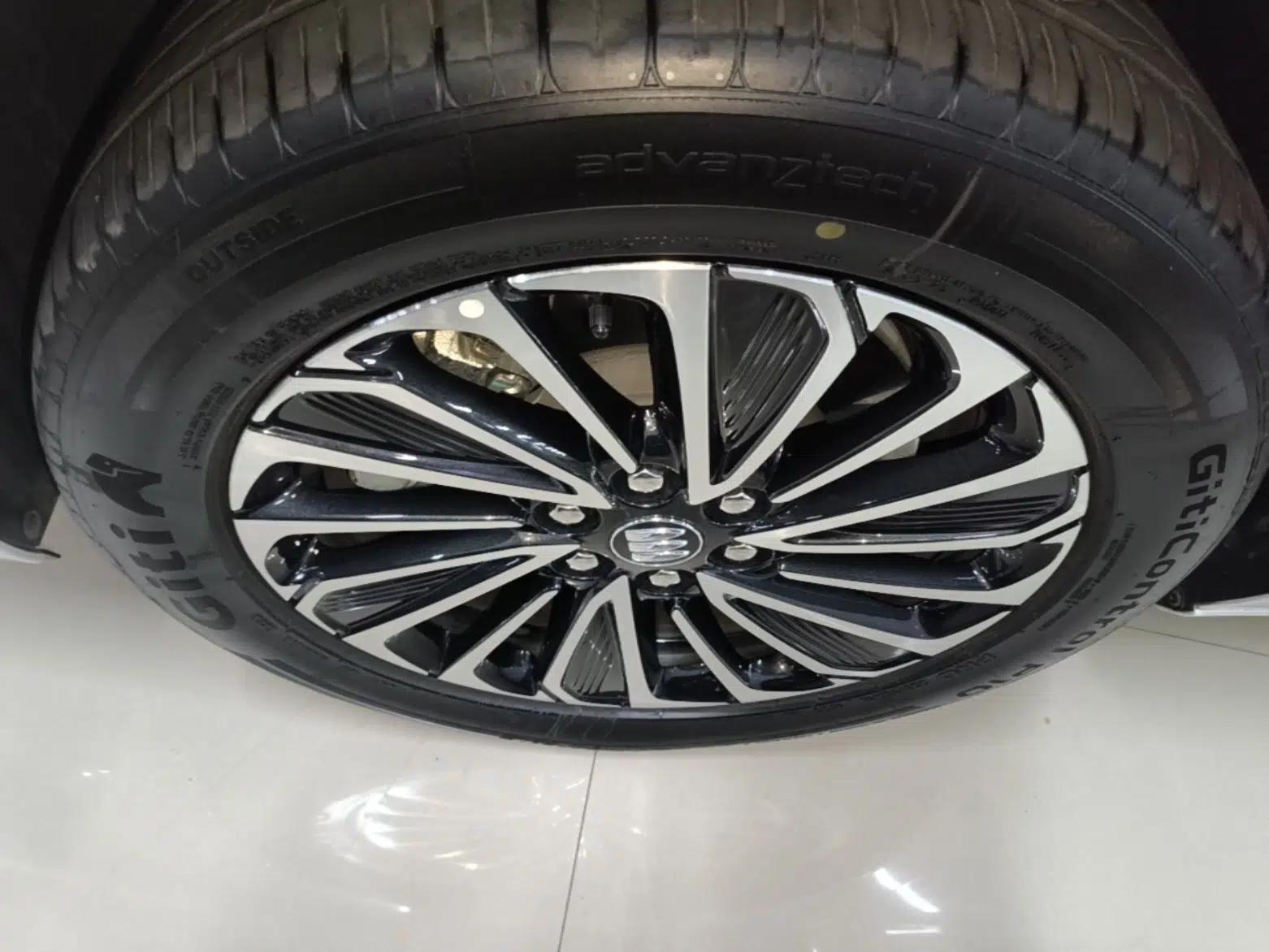 Buick GL8 New Energy 2025 Lu Shang Luxury Edition 7-Seater — миниатюра 10
